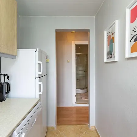 Modern In Fatih Near Historical Landmarks 아파트 *